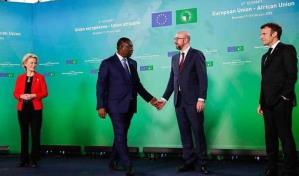 Macron evita un desplante a Von der Leyen en la cumbre con la Unión Africana