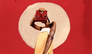 K&aacute; Dipuglia, carteras de cuero vegetal que erizan la piel