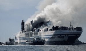 Once personas están desaparecidas tras el incendio de un ferry en Grecia