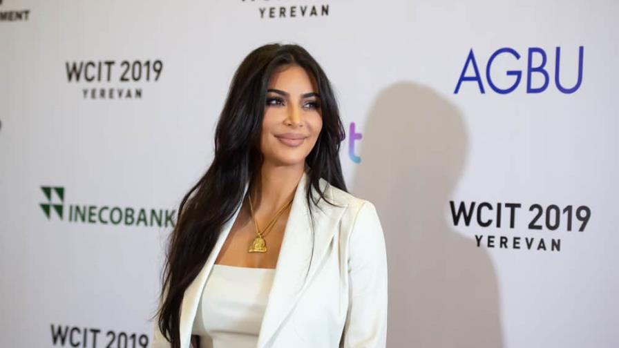 Kim Kardashian luce sus prendas en el mes de San Valentín