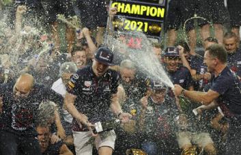 F1 destituye a Masi tras polémico final en Abu Dabi