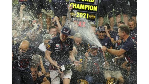 F1 destituye a Masi tras polémico final en Abu Dabi
