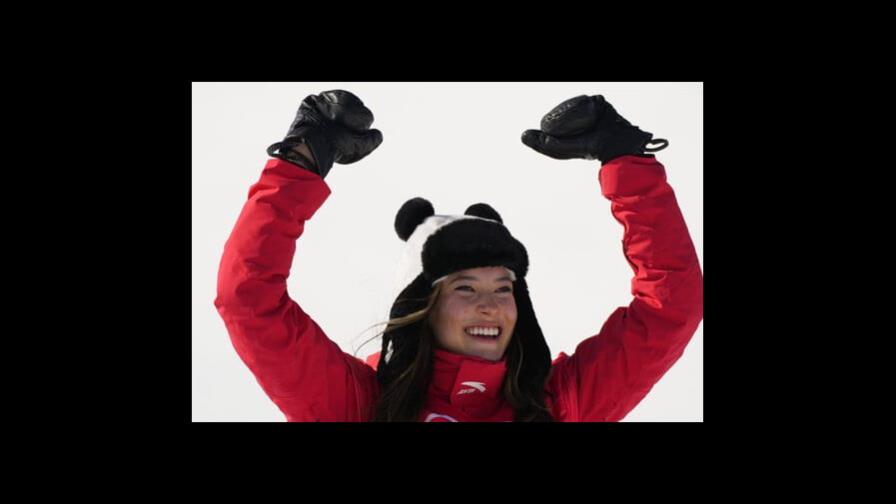 Eileen Gu se despide de Juegos Olímpicos con tres medallas Eileen Gu se despide de Juegos Olímpicos con tres medallas