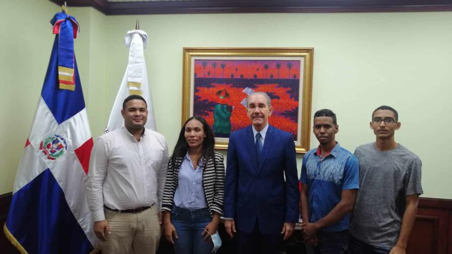 Gestionan rectora de la UASD reciba estudiantes quieren 3 cuatrimestres Gestionan rectora de la UASD reciba estudiantes quieren 3 cuatrimestres