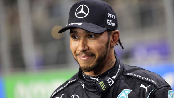 Hamilton conserva energía para buscar un octavo título