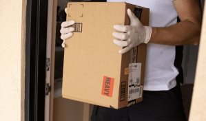 Repartidores de Amazon tienen que bailar para sus clientes