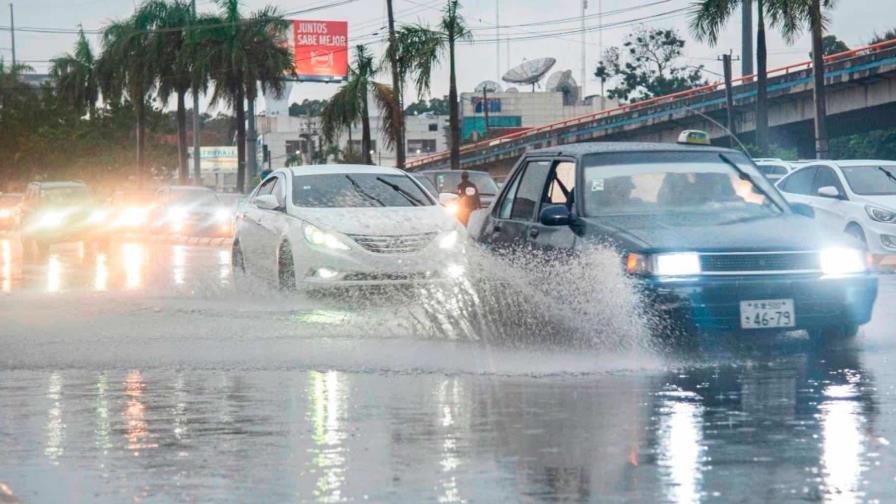 Fuertes lluvias registradas en el Distrito Nacional desde horas de la tarde