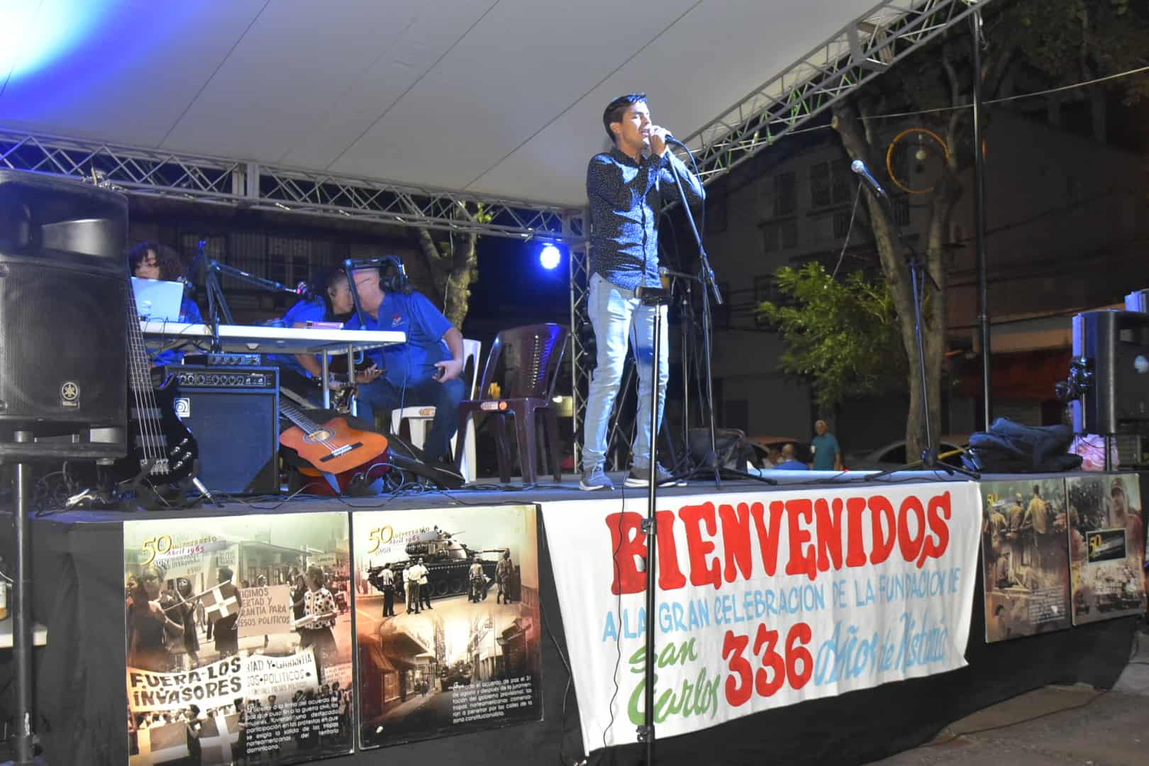 El baladista José Ventura durante el evento 