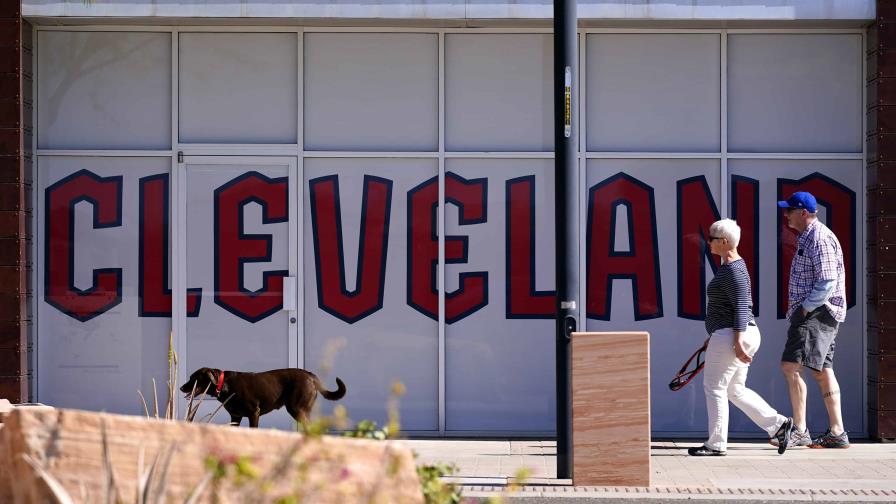 MLB y jugadores arreciarán las negociaciones para evitar huelga