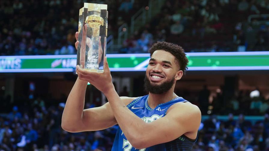 Dominicano Karl Towns ganó concurso de triples; Toscano fue segundo en clavadas