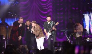 Camila y Sin Bandera unieron en un solo latir los corazones de los dominicanos