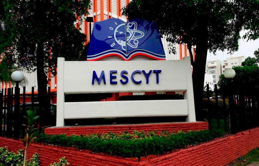 Mescyt autoriza retorno presencial a las universidades