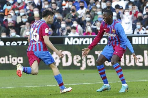 El Barcelona golea 4-1 a Valencia y vuelve a puestos Champions