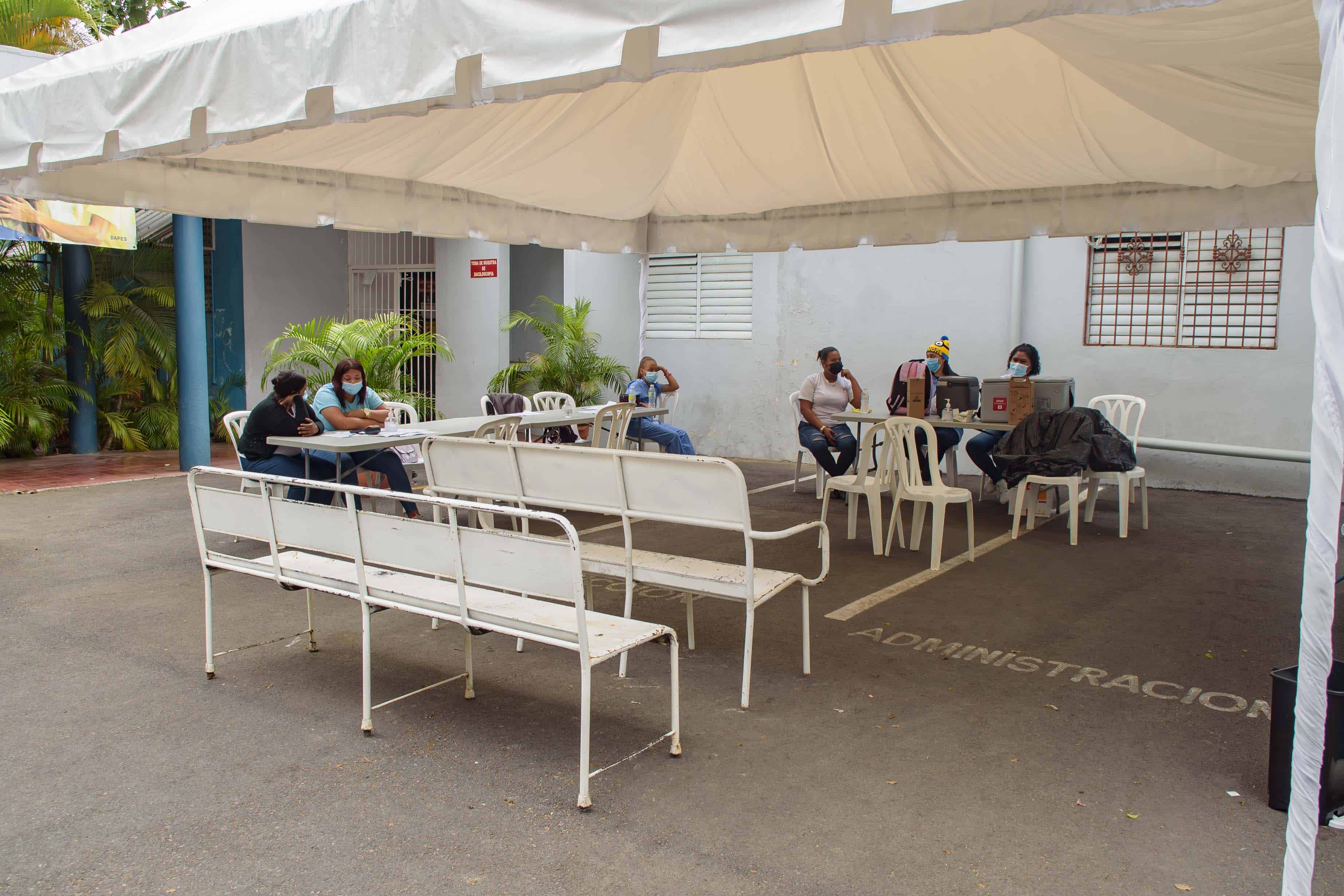 Puesto de vacunación del hospital Santo Socorro 