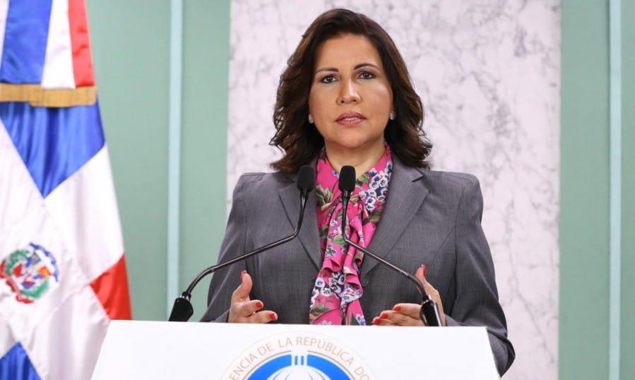 Margarita Cedeño asegura el país requiere muros contengan alza de combustibles y delincuencia