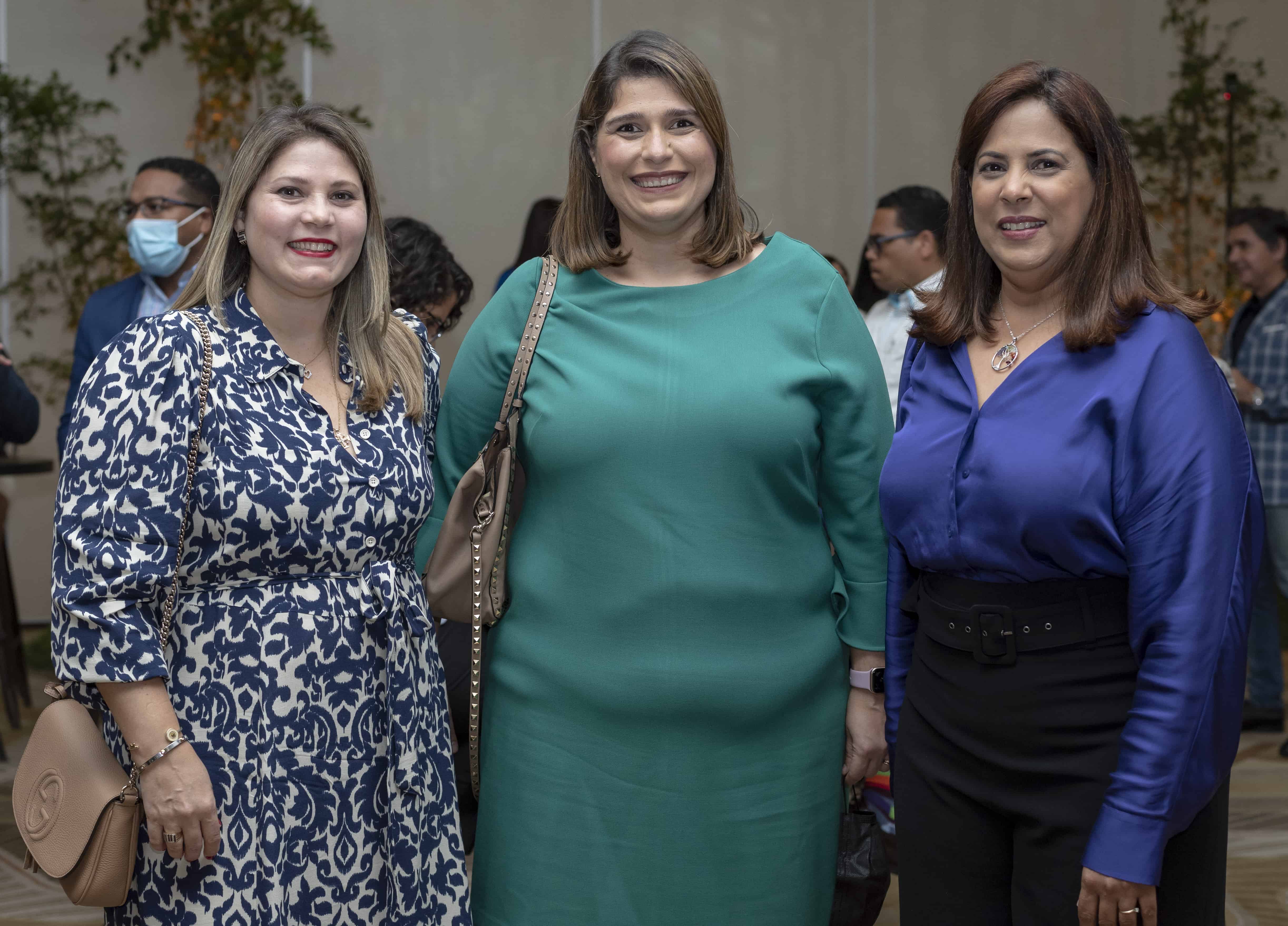  Laura Batlle, Isamary Muñoz y Arelis Polanco.