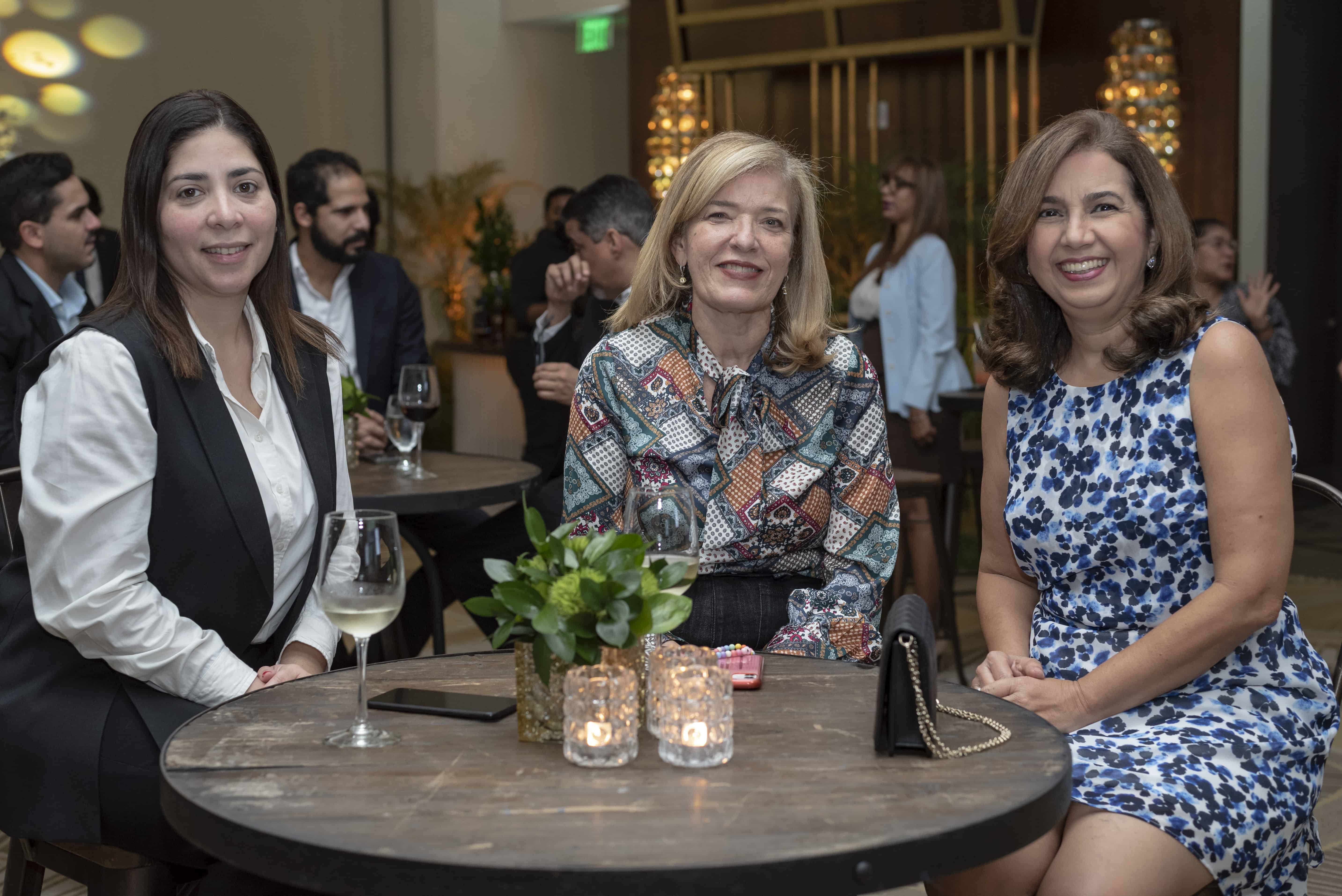 Neydi Álvarez, Maricarmen Pérez y Lissette Khoury.