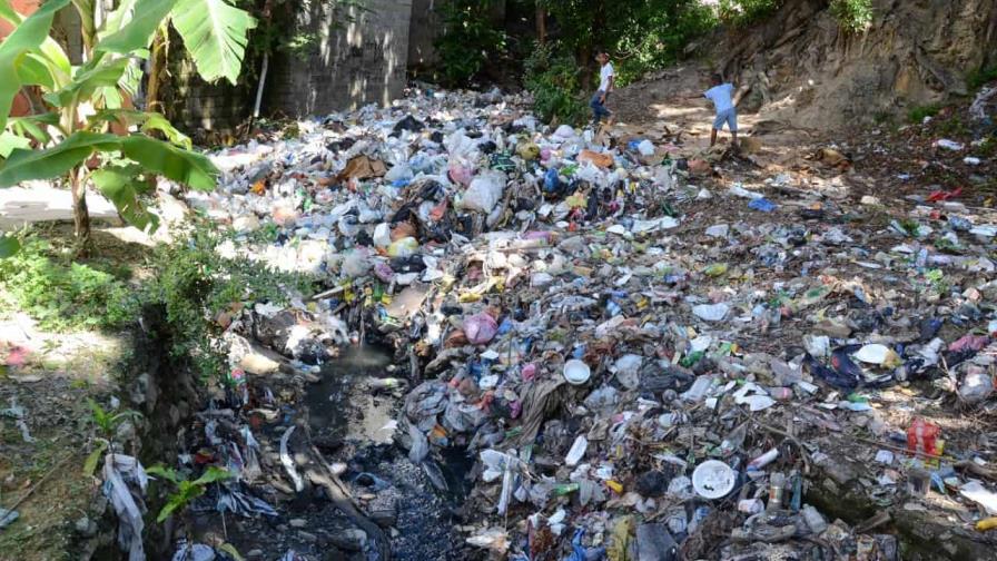 Gobierno retoma hoy saneamiento de cañada Guajimía