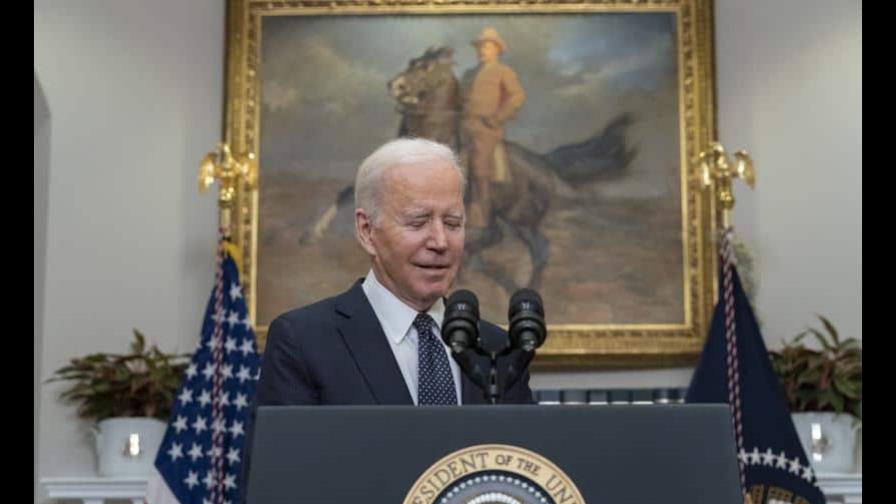 Biden anuncia sanciones contra Rusia y envío de soldados a países bálticos