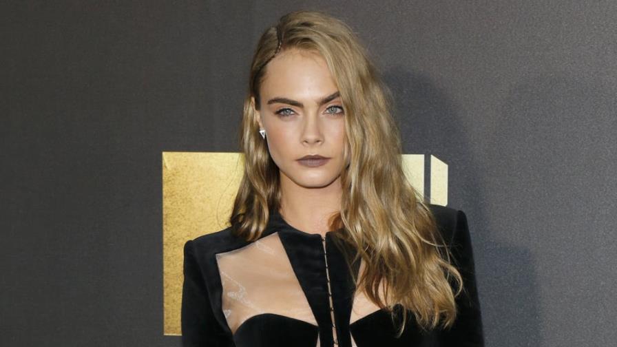 Cara Delevingne revela cómo la afectó crecer en un ambiente de adicciones Cara Delevingne revela cómo la afectó crecer en un ambiente de adicciones