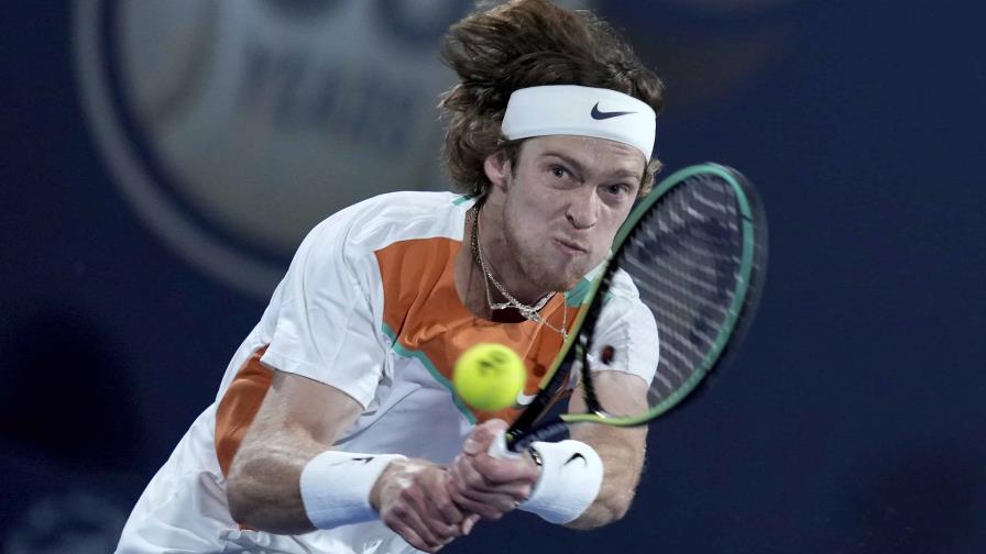 Rublev vence a Evans en Dubái; Djokovic irá contra Khachanov 