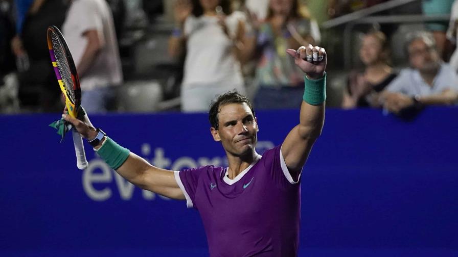 Rafael Nadal y Daniil Medvedev avanzan en Acapulco