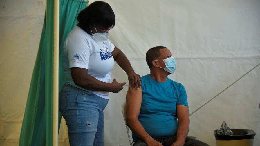 Salud Pública informa más de 350 mil dosis de AstraZeneca han caducado