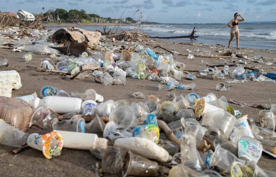 ¿Por qué urge nuevo tratado internacional sobre contaminación por plásticos?