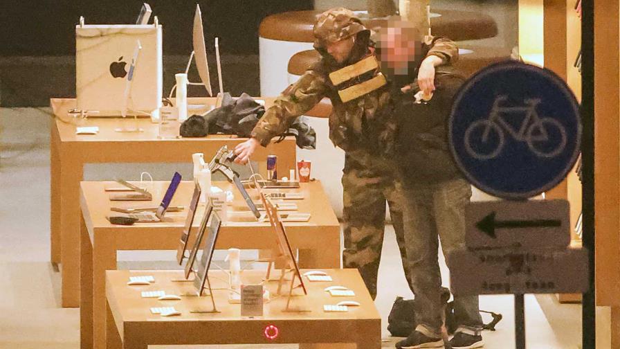 Policía de Ámsterdam libera rehenes en una tienda de Apple