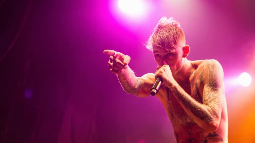 Machine Gun Kelly y una inesperada noticia