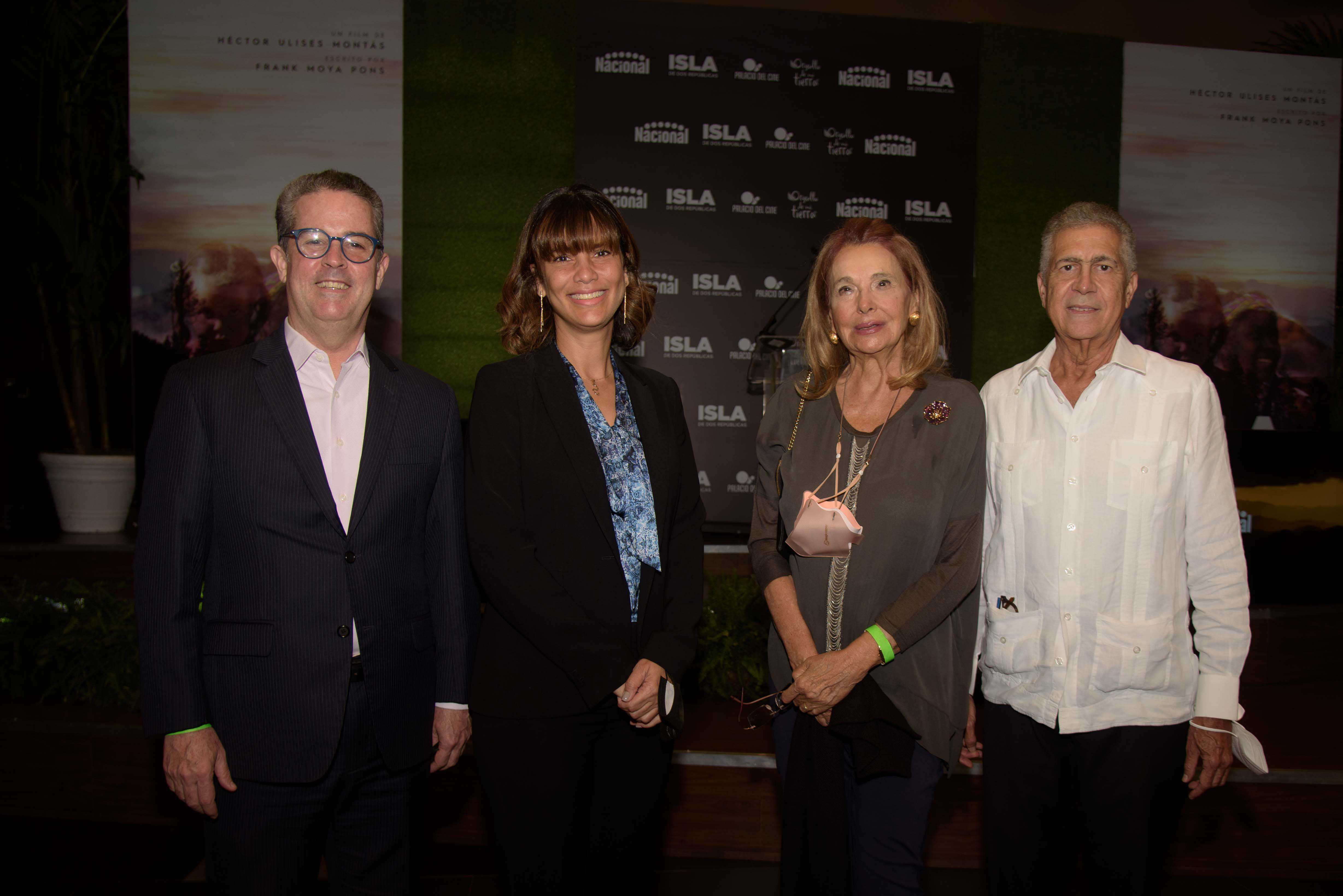 José Manuel Torres, Paulina Santana de Torres, Mariela Vicini y Polibio Díaz.