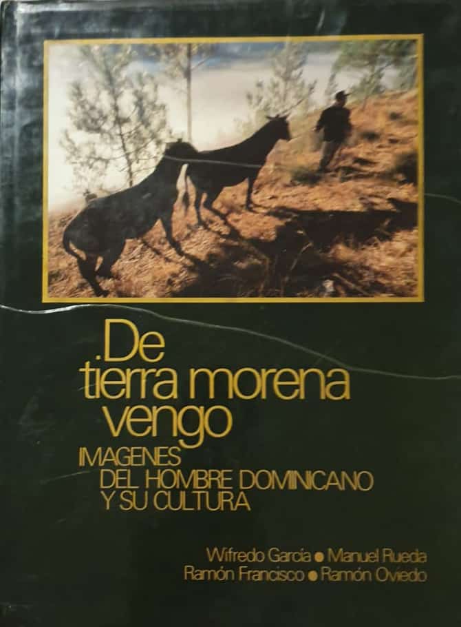 (SID, 1987). ¿Acaso no sería este gran libro el que fundara la dinastía de los coffee table book en República Dominicana? Textos de Manuel Rueda y Ramón Francisco, fotografías de Wifredo García, dibujos de Ramón Oviedo. Coordinado por Bernardo Vega y editado y prologado por Soledad Álvarez. Una gran aventura editorial.
