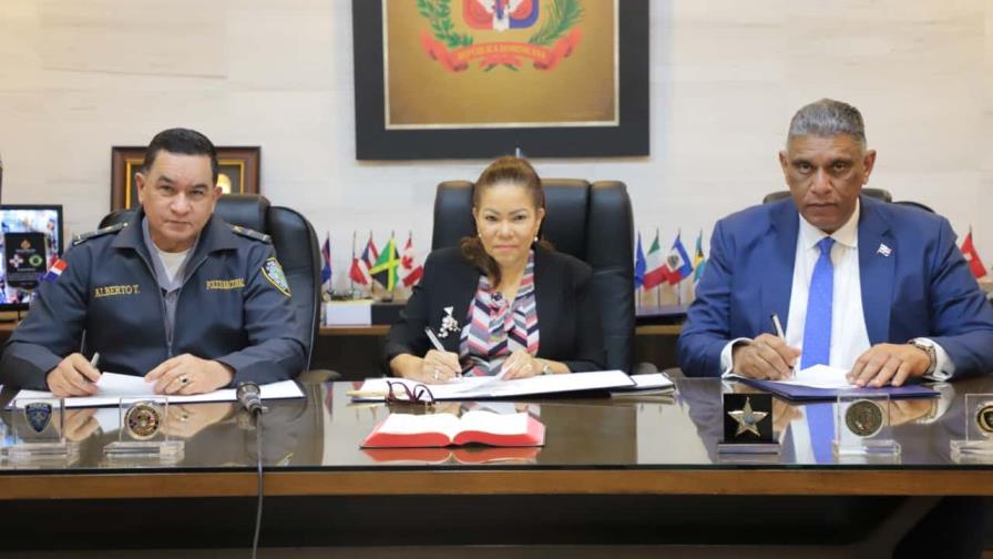 Adess aumenta a RD$1,500 el incentivo a los policías