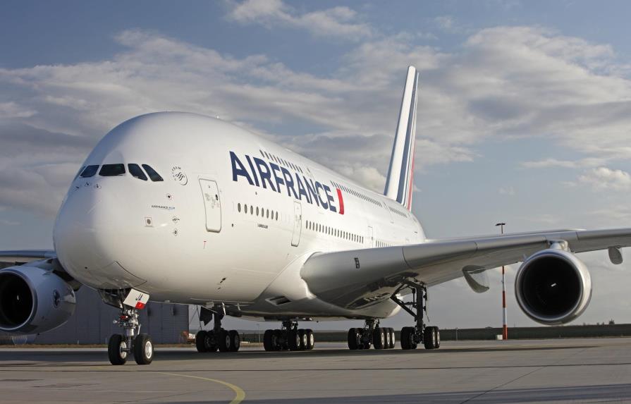 Air France reduce de 12 a 7 sus vuelos semanales entre París y Moscú