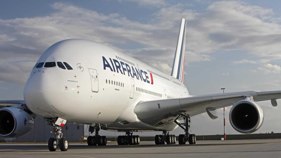 Air France reduce de 12 a 7 sus vuelos semanales entre París y Moscú