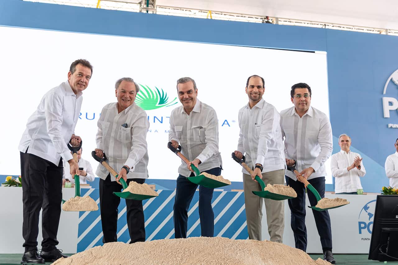 Víctor Bisonó, Frank Rainieri, Luis Abinader, Frank Elías Rainieri y David Collado.