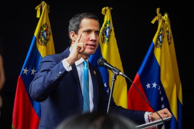 Juan Guaidó buscará mecanismos formales de comunicación con Gustavo Petro