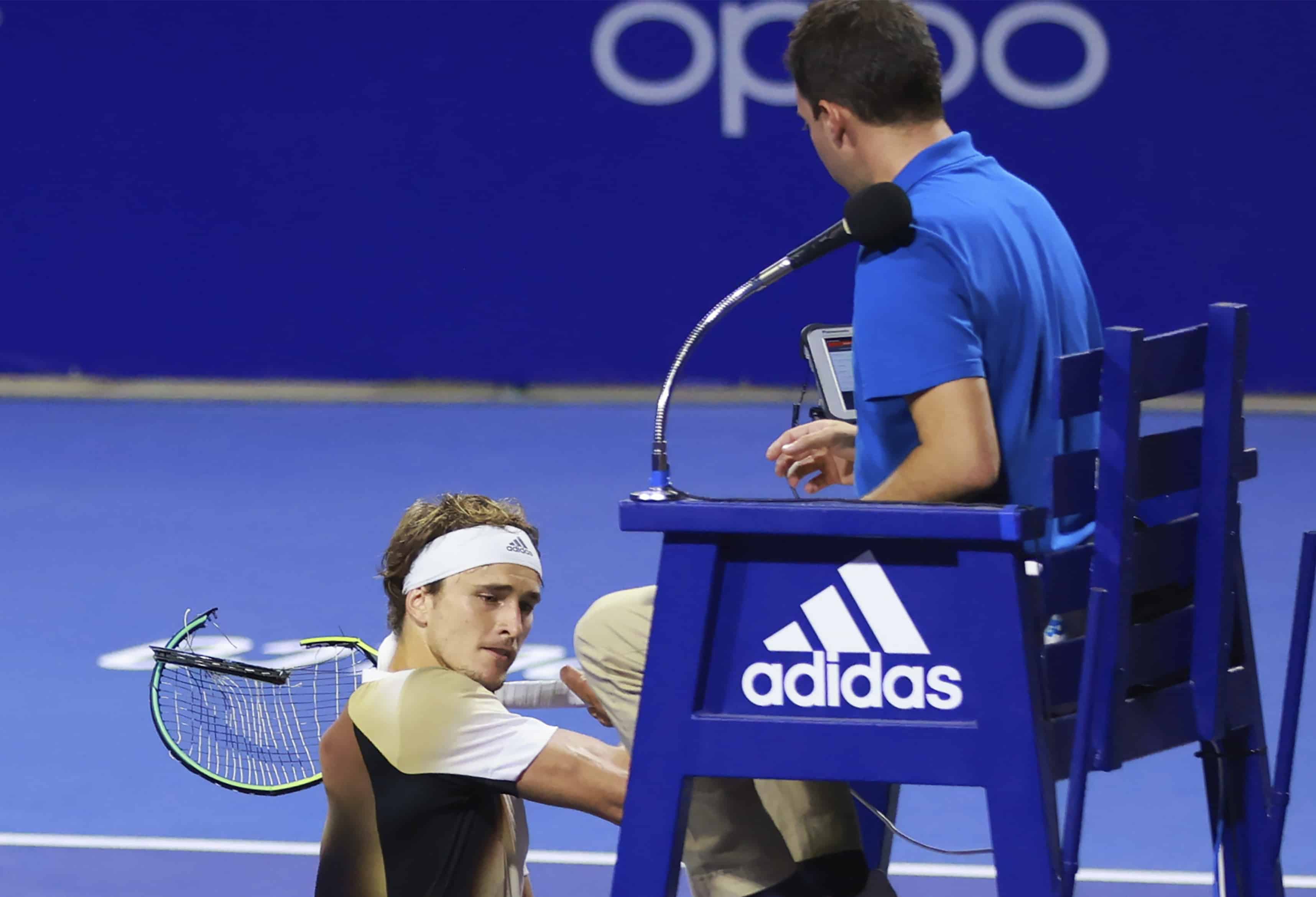 Aquí la reacción del tenista alemán Alexander Zverev, que motivó fuera expulsado del Abierto de Acapulco en México, el 23 de febrero del 2022.