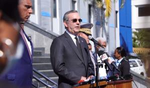 Abinader se reúne con Consejo Superior y aprueba reglamentos de la Ley Orgánica de la Policía Nacional 