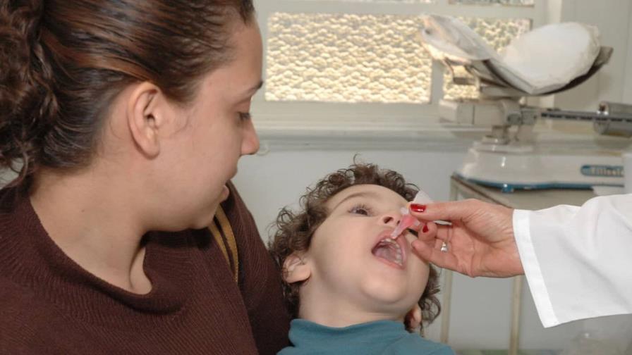 La OPS pide vacunar contra la polio para evitar que se reactive en América La OPS pide vacunar contra la polio para evitar que se reactive en América