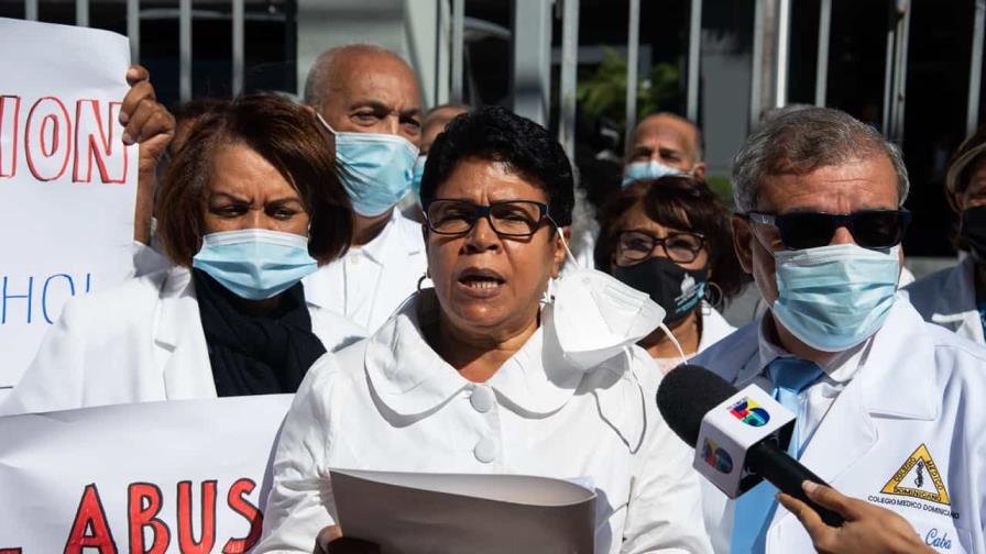 CMD y Sociedad de Médicos Pensionados demandan aumentos de jubilaciones