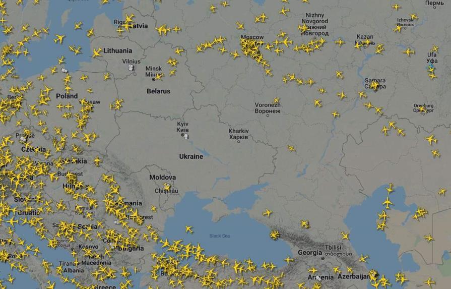 Así se ve el espacio aéreo en Ucrania tras el inicio del ataque de Rusia
