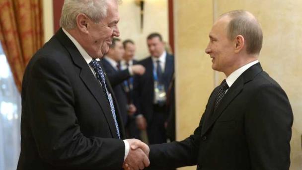 El presidente checo, admirador de Putin, dice ahora que está loco