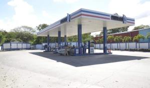 Asaltantes dejan amarrado empleado tras no lograr abrir caja fuerte de estación de combustibles