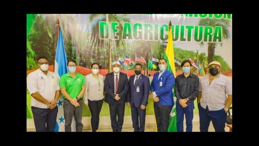 Autoridades gestionan acuerdo con universidad hondureña para formar estudiantes en agropecuaria