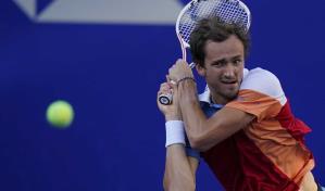 Medvedev, próximo líder del ranking del tenis, avanza en Acapulco