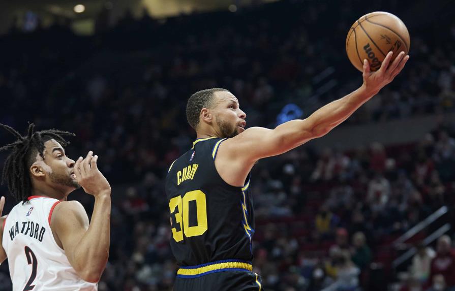 VÍDEO | Curry y Warriors arrollan a Blazers tras Juego de Estrellas