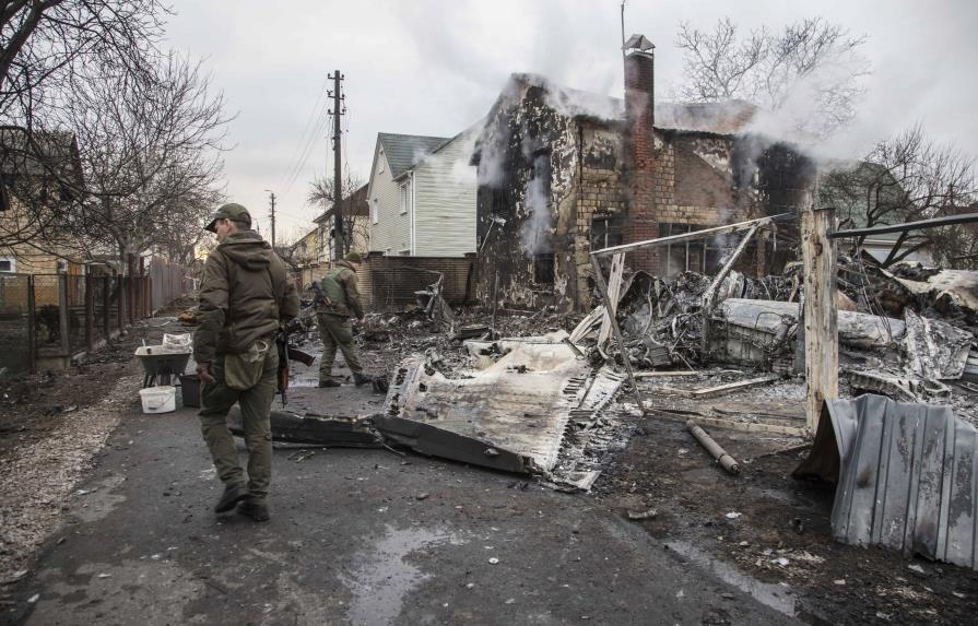 Al menos 12 dominicanos se encuentran en Ucrania; autoridades buscan evacuarlos