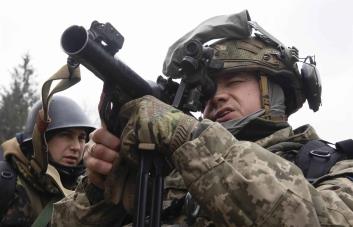La Unión Europea congelará activos de Putin y ministro de Exteriores por la invasión de Ucrania