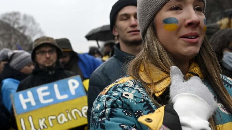 Miles de personas salen a las calles para pedir a Putin que detenga la locura de la guerra Miles de personas salen a las calles para pedir a Putin que detenga la locura de la guerra